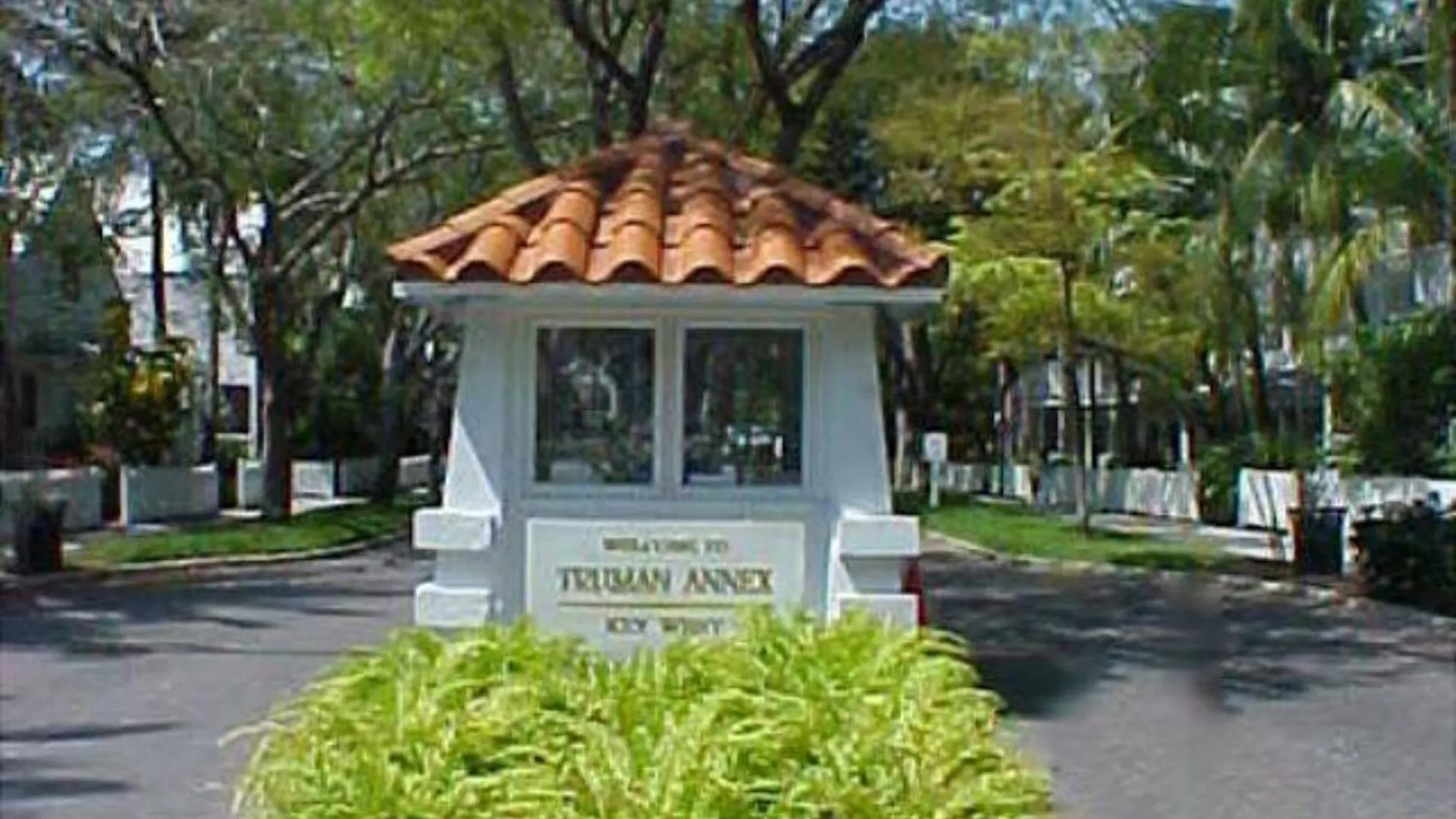 Southard Getaway By Avantstay W Covered Patio Great Location Shared Pool Week Long Stays Key West Holiday home