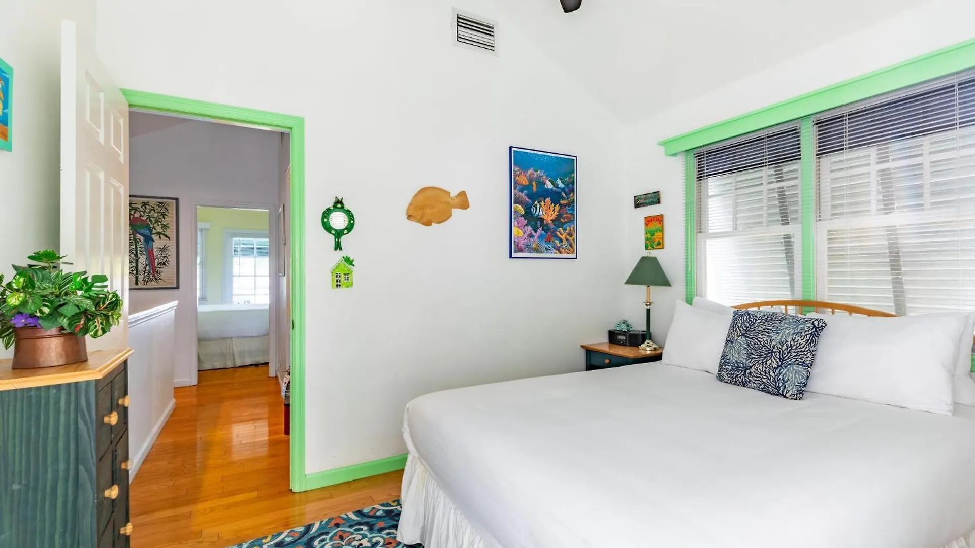 Southard Getaway By Avantstay W Covered Patio Great Location Shared Pool Week Long Stays Key West Holiday home