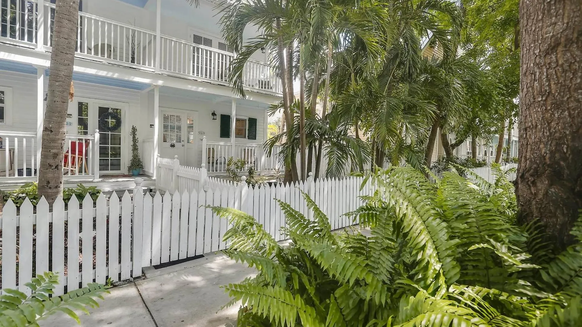 Southard Getaway By Avantstay W Covered Patio Great Location Shared Pool Week Long Stays Key West