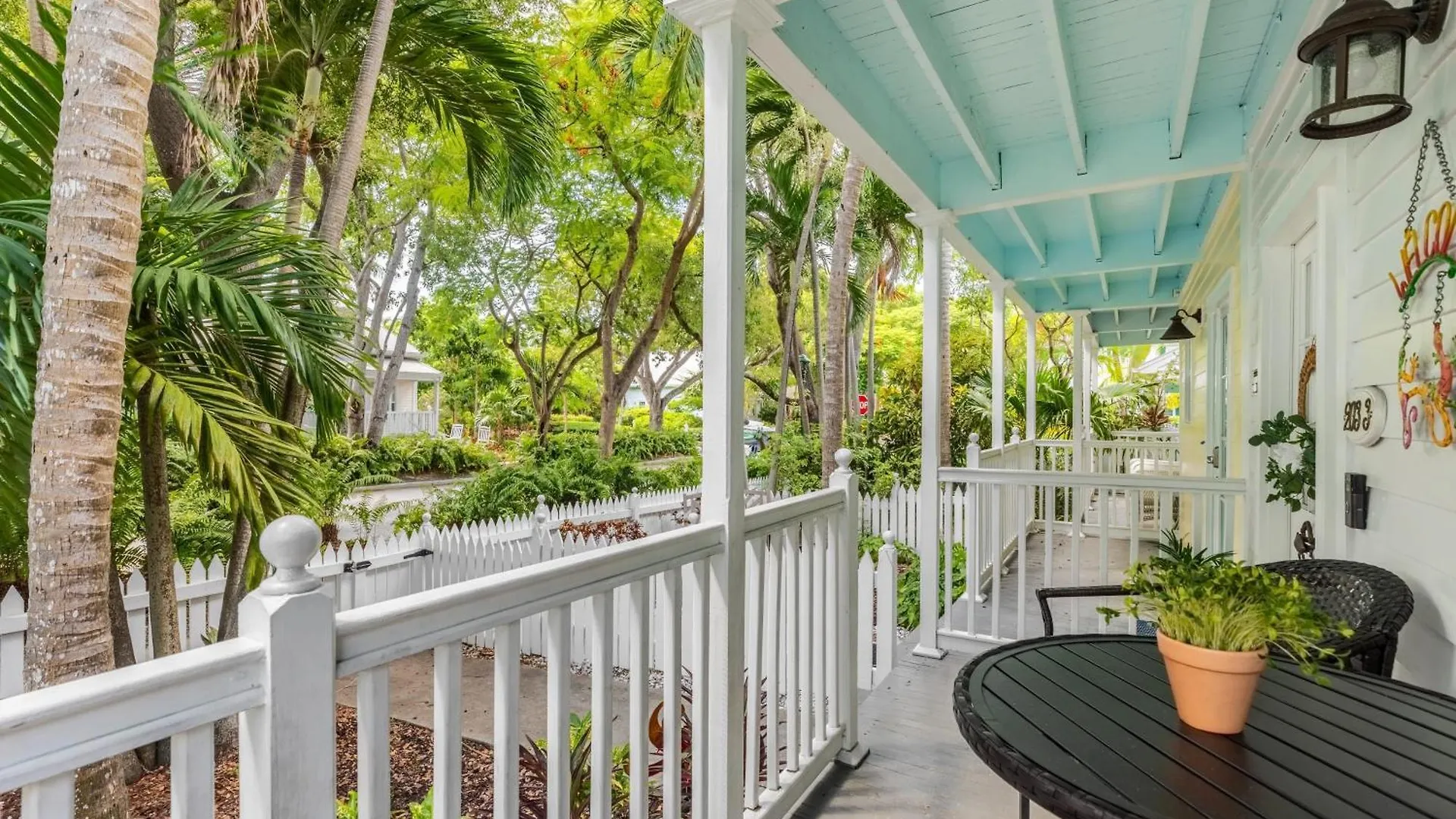 Southard Getaway By Avantstay W Covered Patio Great Location Shared Pool Week Long Stays Key West 0*,