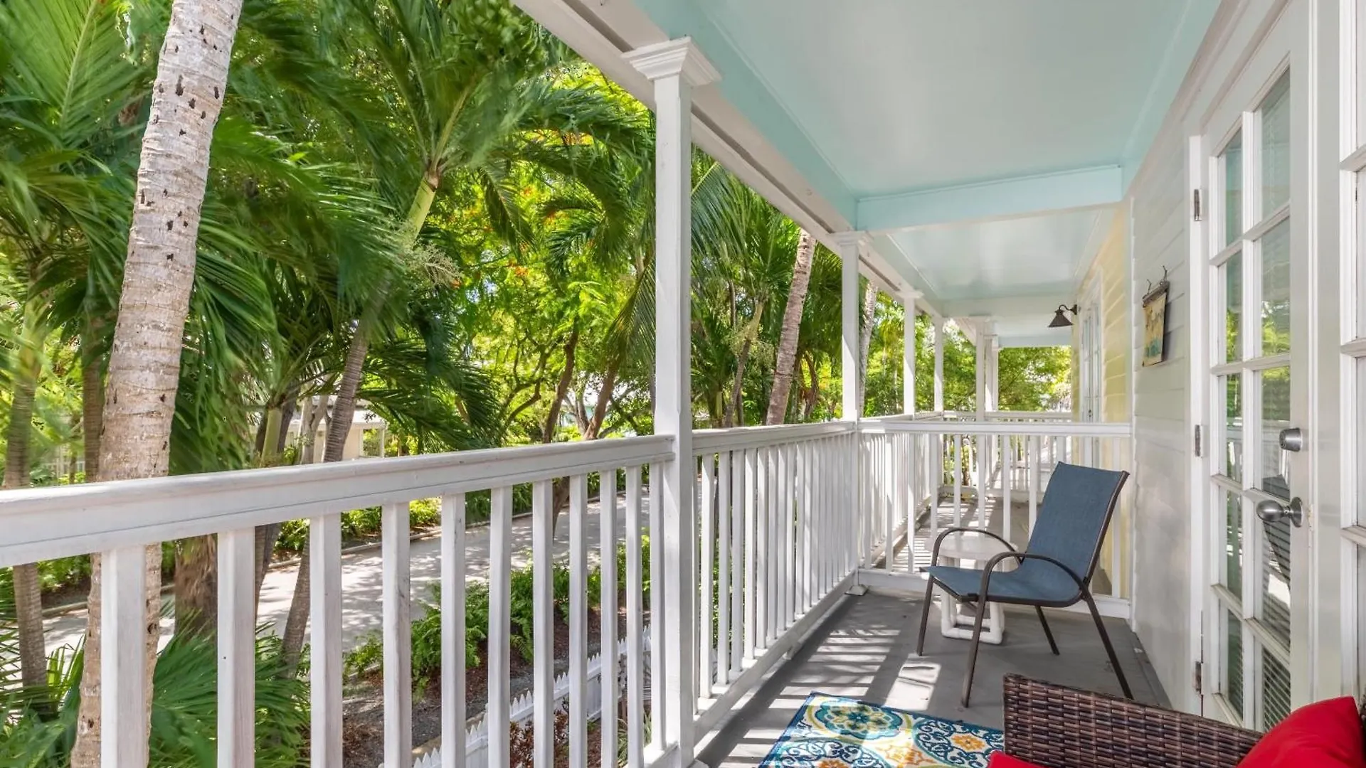 Southard Getaway By Avantstay W Covered Patio Great Location Shared Pool Week Long Stays Key West